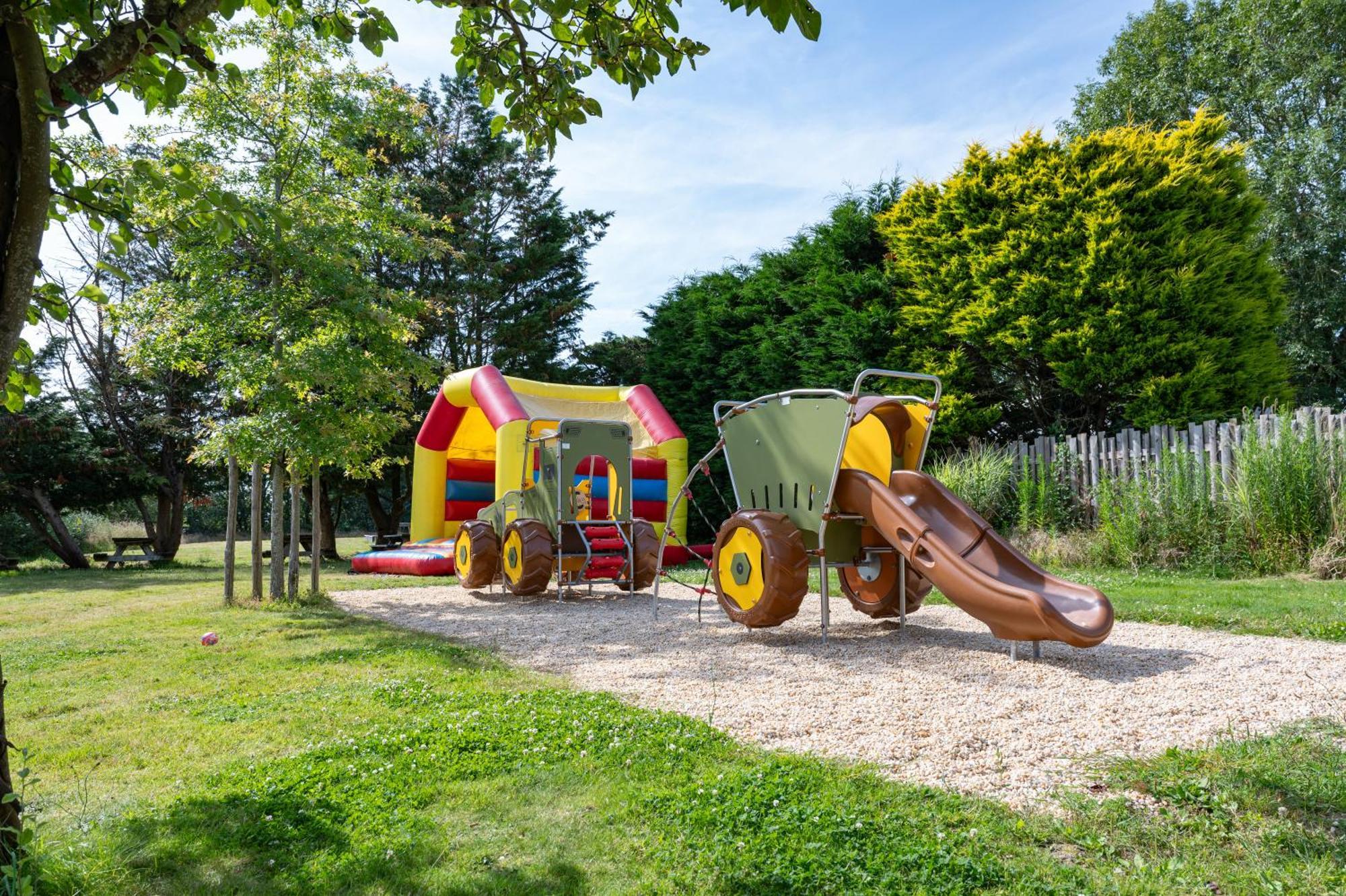 Coëx Camping Rcn La Ferme Du Latois מראה חיצוני תמונה